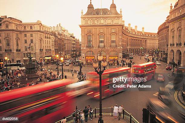 piccadilly circus, london, england, uk - picadilly circus stockfoto's en -beelden