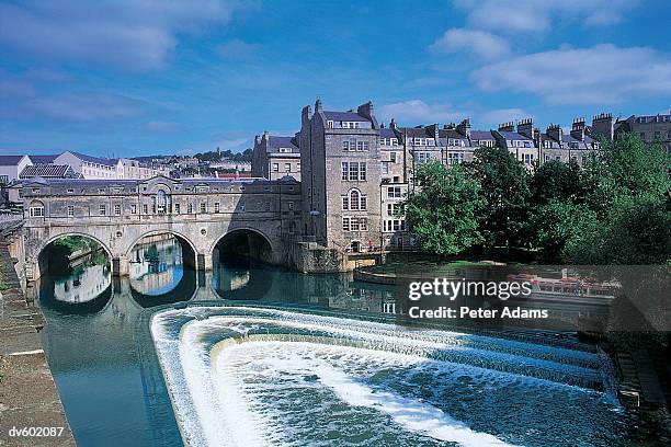 pulteney bridge, bath, england, uk - peter adams imagens e fotografias de stock