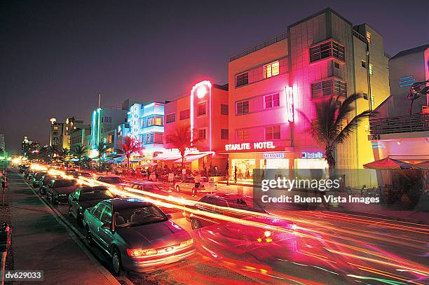 ocean drive, miami, florida, usa - ocean drive stockfoto's en -beelden