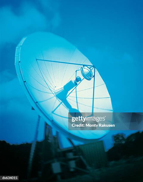 satellite radio dish - satellite dish stock-fotos und bilder