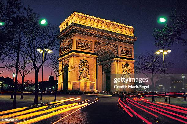 arc de triomphe, paris, france - place charles de gaulle paris stock-fotos und bilder