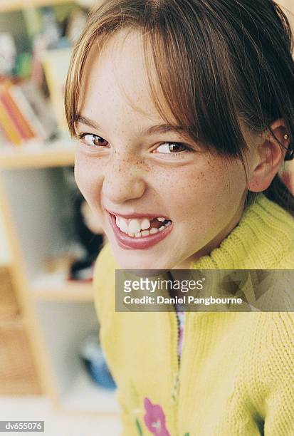 portrait of a girl smiling - daniel fotografías e imágenes de stock