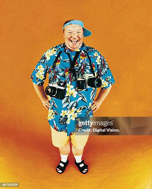 portrait of a smiling tourist - men in white socks 個照片及圖片檔