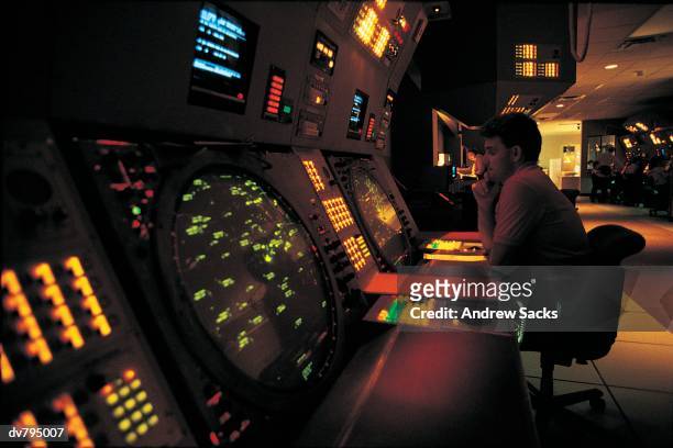 radar room at air traffic control - airport ground crew stock pictures, royalty-free photos & images