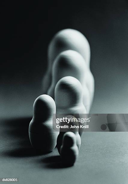 matryoshka dolls - matryoshka dolls stock pictures, royalty-free photos & images