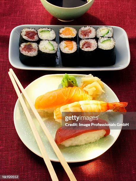nigiri sushi and maki sushi - pickled ginger bildbanksfoton och bilder