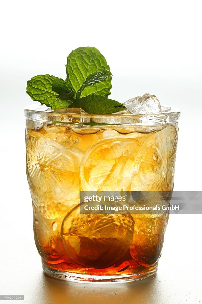 Iced tea with fresh mint