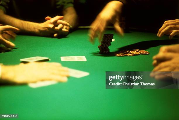 group of people gambling at a casino blackjack table - gambling table 個照片及圖片檔