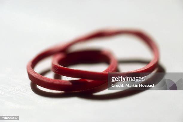 a rubber band - rubber band stockfoto's en -beelden