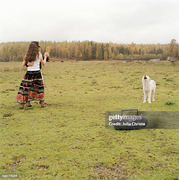 a man and woman dancing outdoors, british columbia, canada - british columbia 個照片及圖片檔