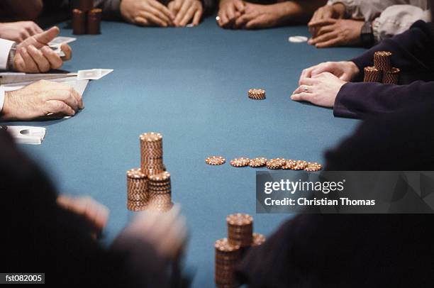 hand of cards at a casino, las vegas, nevada, usa - casino worker stockfoto's en -beelden