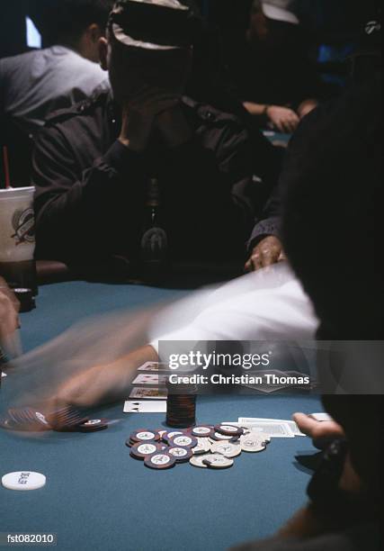 hand of cards at a casino, las vegas, nevada, usa - entertainment best pictures of the day october 06 2015 stockfoto's en -beelden