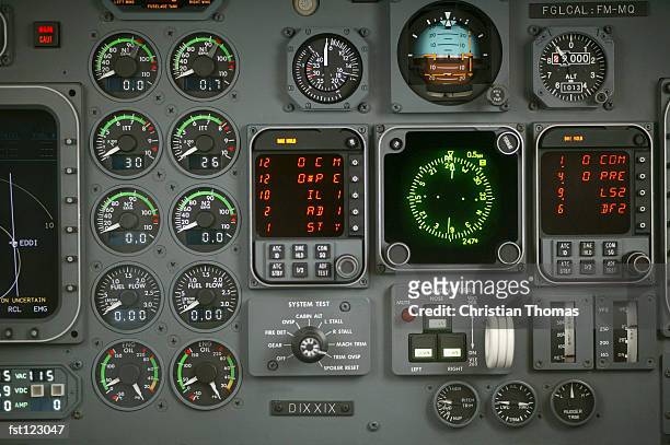 airplane cockpit - thomas photos et images de collection