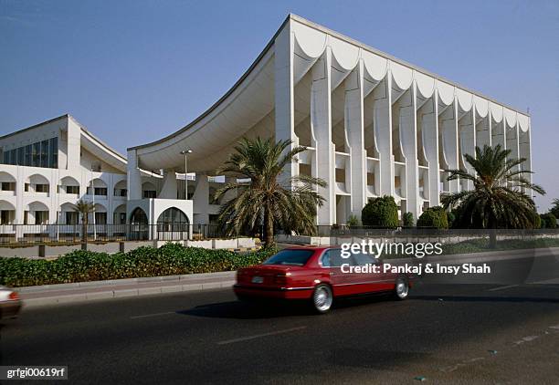 kuwait- national assembly - shah stock-fotos und bilder