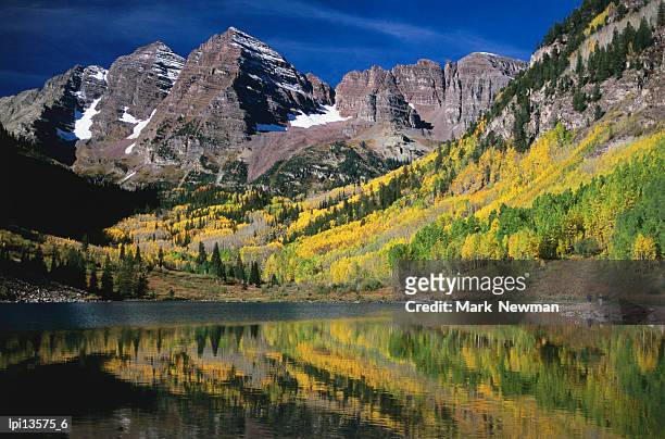 maroon bells scenic area in white river national forest, rocky mountain national park, united states of america - maroon bells fotografías e imágenes de stock