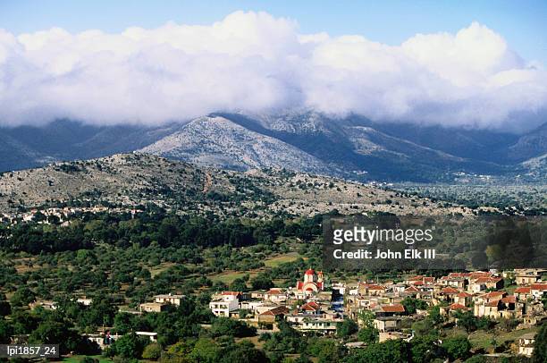 overhead of village, lassithi province, agios georgios, greece - son la province fotografías e imágenes de stock
