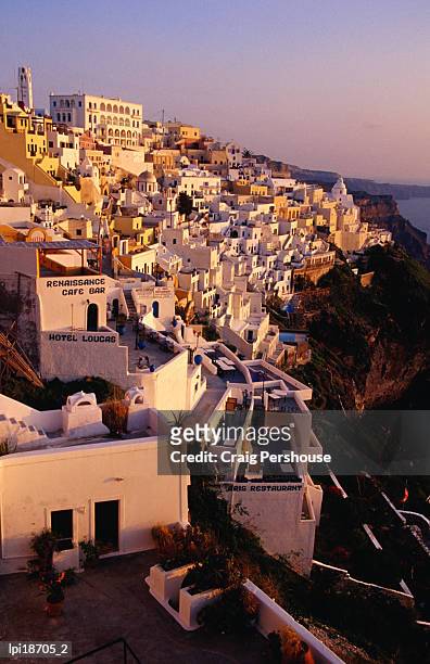 town buildings, fira, greece - craig pershouse stock pictures, royalty-free photos & images