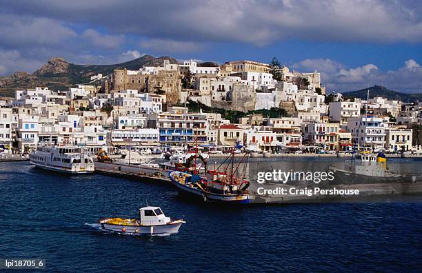 port and town, hora, greece - craig pershouse stockfoto's en -beelden