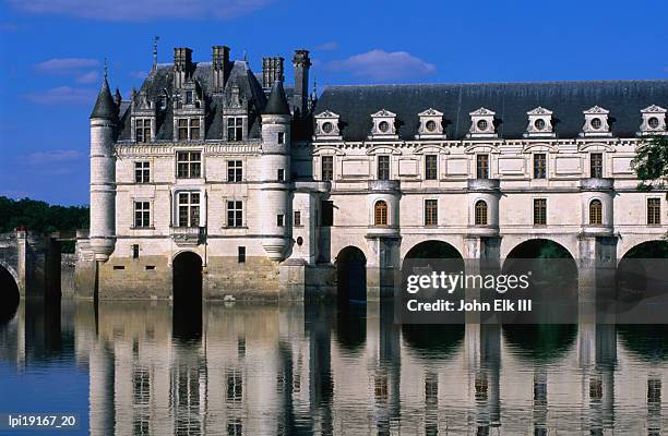 chateau de chenonceau along cher river, tours, france - château de chenonceau stock pictures, royalty-free photos & images
