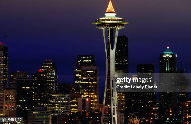 space needle at night, seattle, washington, united states of america, north america - seattle center stock pictures, royalty-free photos & images
