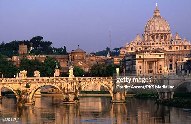 ponte st angelo and st peter's basilica, rome, italy - ponte 個照片及圖片檔