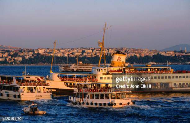 ferries on golden horn, istanbul, turkey - golden horn stock-fotos und bilder