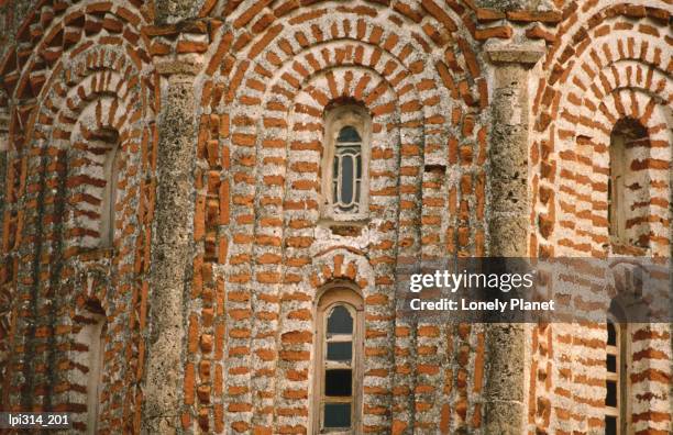 windows of church of sveti sofija (church of saint sophia). - oost europese cultuur stockfoto's en -beelden