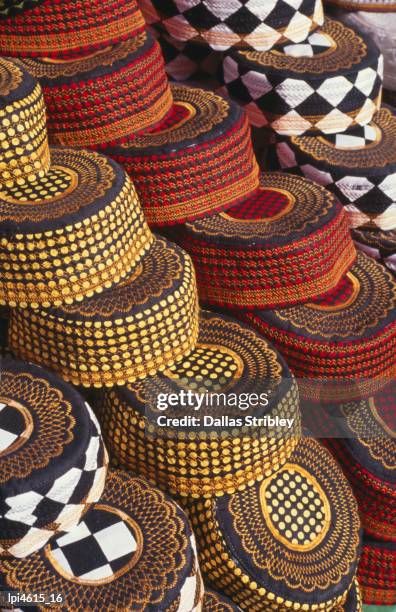 muslim prayer caps for sale in colombo, arab traders visiting sri lanka from the 8th century bought islam to the country, most muslims here are sunnis - colombo stock-fotos und bilder