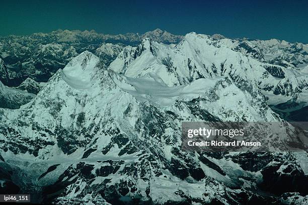 aerial view of himalayan ranges from flight between lhasa and kathmandu, tibet, china, north-east asia - valle de kathmandu fotografías e imágenes de stock