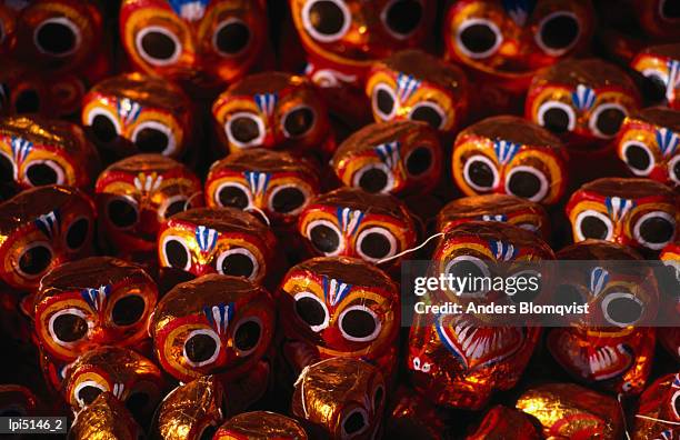 papier mache owls for sale, bagan, mandalay, myanmar (burma), south-east asia - for sale korte frase stockfoto's en -beelden