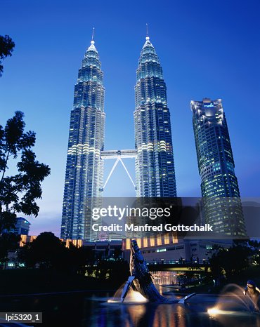 Petronas Twin Towers in evening light, Kuala Lumpur, Malaysia Petronas Twin Towers in evening light, Kuala Lumpur, Malaysia