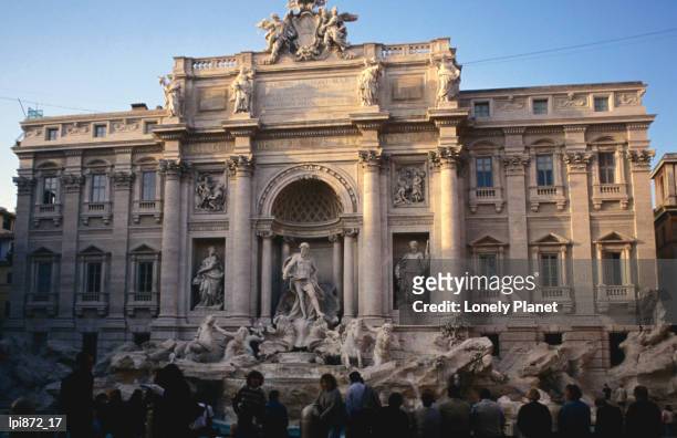 fontana de trevi, high baroque fountain. - lpiowned stock pictures, royalty-free photos & images