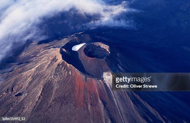 young volcano of mount ngauruhoe (2287m)., tongariro national park, manawatu-wanganui, north island, new zealand, australasia - m oliver stock pictures, royalty-free photos & images