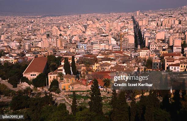 athens from lykavittos hill., athens, attica, greece, europe - keribar stockfoto's en -beelden