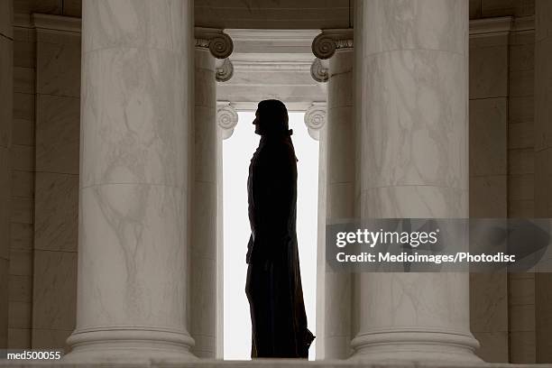 statue of thomas jefferson inside the jefferson memorial, washington dc, usa - jeffersonmonumentet bildbanksfoton och bilder