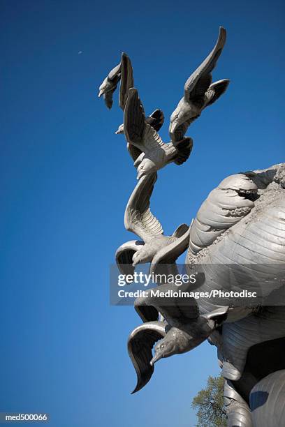 part of the americans lost at sea memorial in lady bird johnson park, virginia - johnson stock-fotos und bilder