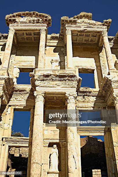 detail of library of celsus, ephesus, turkey, close-up, low angle view - lo celso fotografías e imágenes de stock