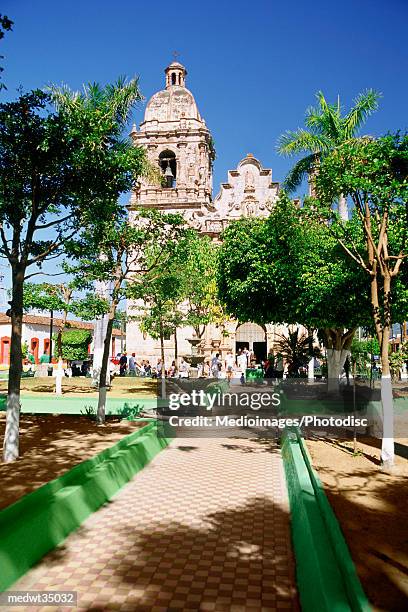 mexico, mazatlan, sierra madre, concordia village, view of the church building - madre 個照片及圖片檔