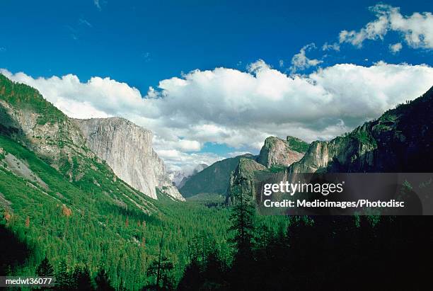 usa, california, yosemite national park, el capitan, panoramic view of mountains - bomb fears ground flights out of sharm el sheikh stockfoto's en -beelden