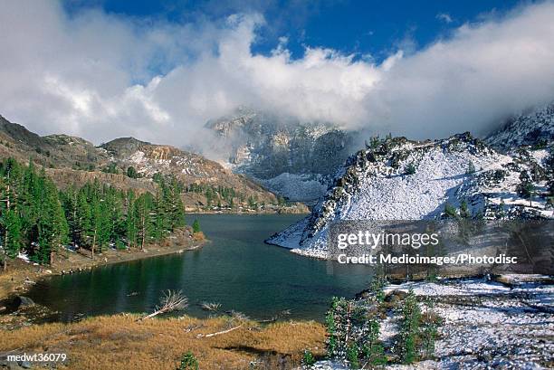 usa, california, yosemite national park, el capitan, fog over el capitan in winter - merced river stock pictures, royalty-free photos & images