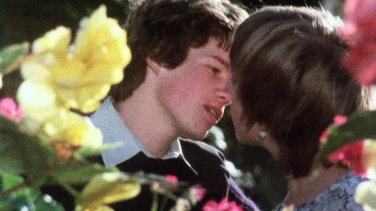 Sneging 43,609 Snogging Stock Videos, Footage, & 4K Video Clips - Getty Images
