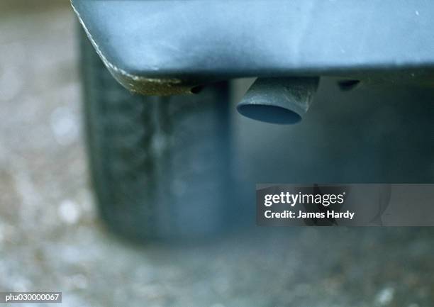 car exhaust pipe, close-up. - exhaust pipe car smoke stock pictures, royalty-free photos & images