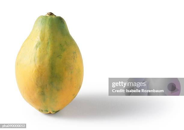 papaya, white background - fruit exotique photos et images de collection