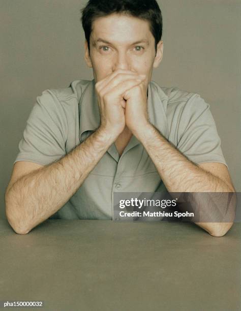 Elbows Resting Fotograf as E Im genes De Stock Getty Images elbows-resting-fotograf-as-e-im-genes-de-stock-getty-images