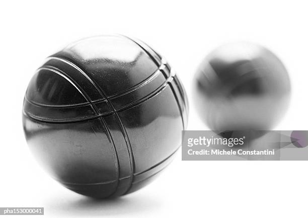 metal bocce balls, b&w. - boules stock-fotos und bilder