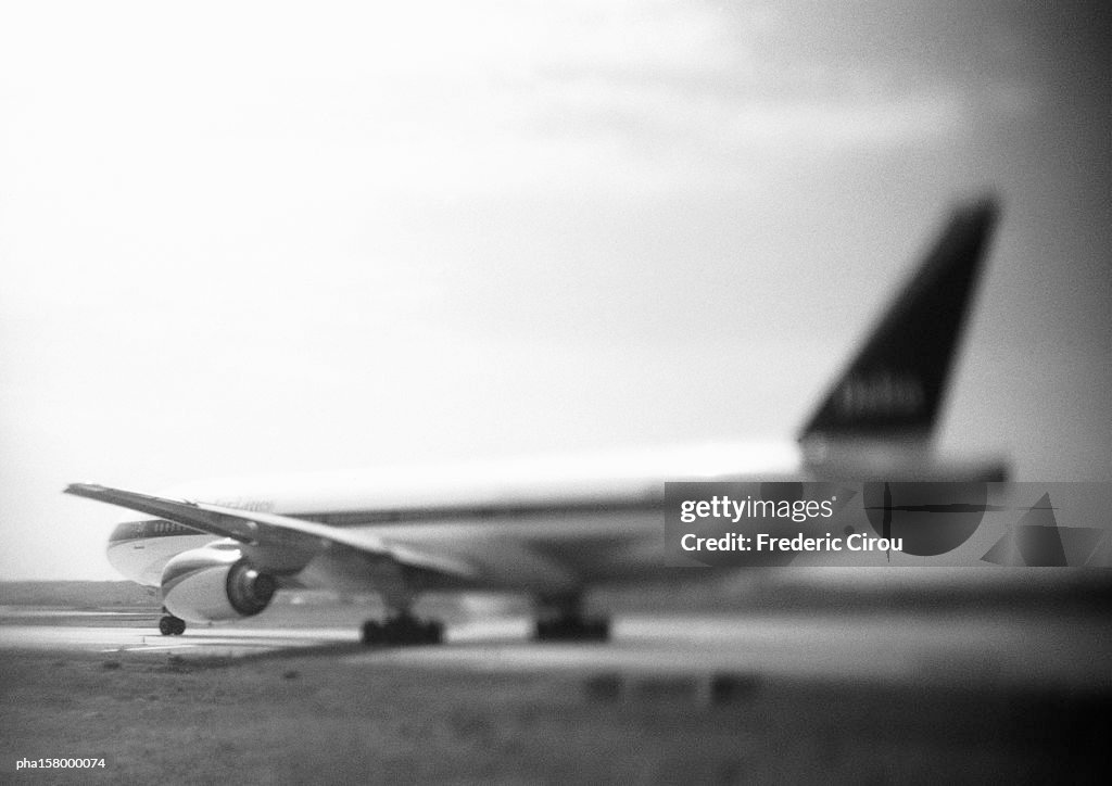 Airplane, b&w.