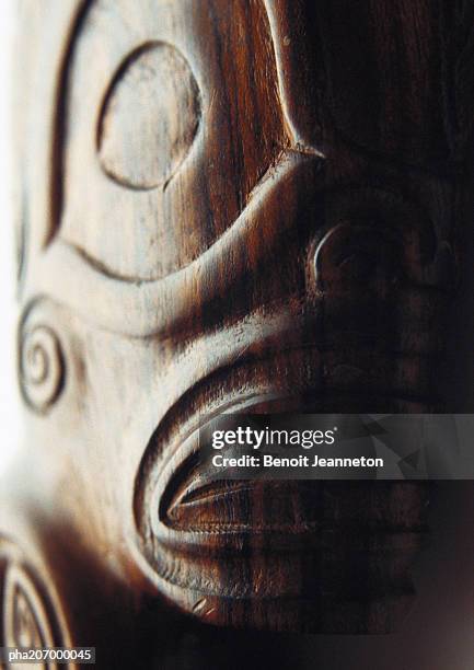 polynesian sculpture, close-up. - travel11 stock pictures, royalty-free photos & images