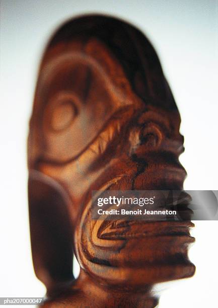 polynesian sculpture, close-up. - pacific culture stock pictures, royalty-free photos & images