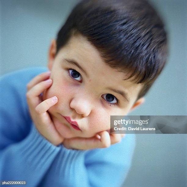 little boy pouting, portrait - laurens foto e immagini stock