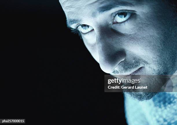 man looking up, close-up - director of natl geospatial intelligence agency testifies at senate hearing stockfoto's en -beelden